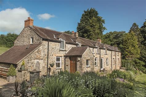 18th Century Country Cottage Holiday Accommodation Sleeps 5