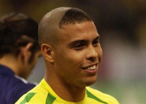 Brazils legendary football star ronaldo, who led brazil to the victory in the 2002 world cup has finally revealed the real reason behind his bizarre haircut. Look rapado | Página 2 | Mediavida