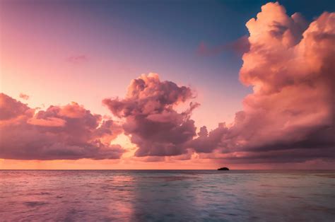 Beautiful Sunset In Maldives Beautiful Sunset Over The Sea On A