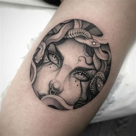 Tatuagem De Medusa Significado E 33 Fotos Para Inspirar Medusa