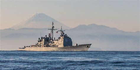 A Us Navy Guided Missile Cruiser Just Ran Aground Off The Coast Of Japan