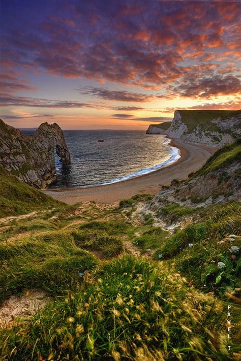 Een bezoek aan deze eilanden zal je onderdompelen in rust, ruimte en indrukwekkende natuur. Durdle Door, Dorset, England | by Pawel Tomaszewicz on ...