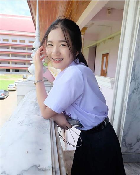 ปักพินโดย angelgabriella ใน นักเรียนสาวน่ารัก ในปี 2020 นางแบบ ผู้หญิง สาวม ปลาย