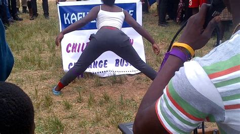 Zambian School Girl Dancing Twerking At The School Ground With Big