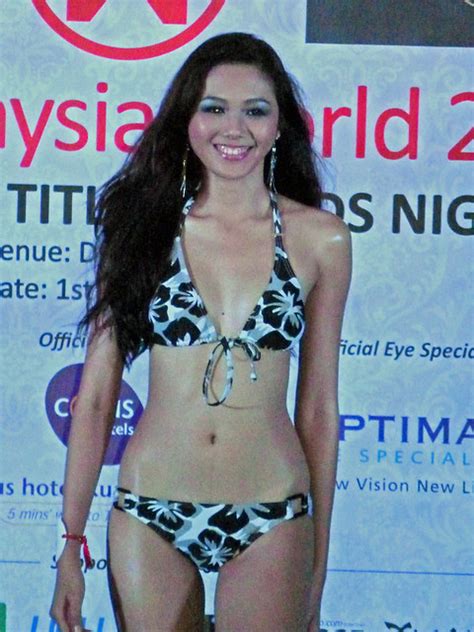 Kee Hua Chee Live Part 2 Miss Malaysia World 2013 The Bikini Parade