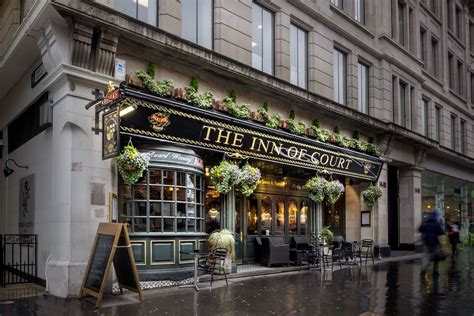 Majlis menandatangani mou antara ukm dan inns of court malaysia tarikh : Inn of Court Holborn | London Pub Reviews | DesignMyNight