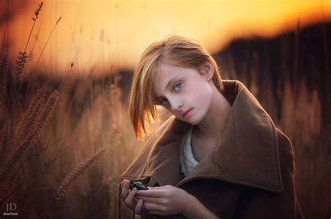 Photographer Jessica Drossin Takes Magical Autumn Portraits Of Her Kids