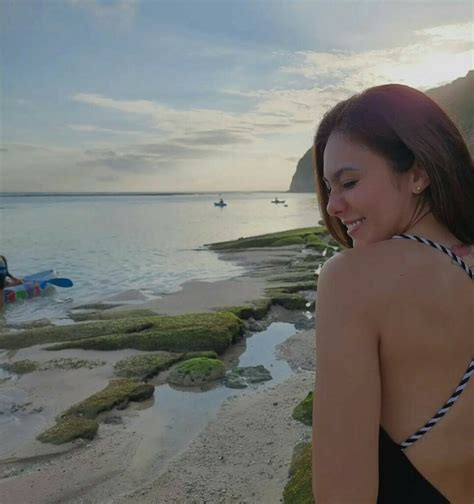 Wulan Guritno Berjemur Pakai Bikini Netizen Cantik Bukan Editan