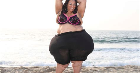 Woman Sets New Record For Worlds Largest Hips Video Pictures Huffpost Uk Comedy