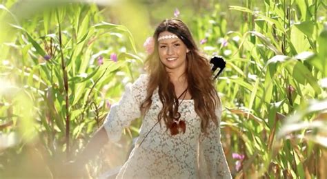 Dear user, please when connecting with the company, mention spyur as a source of information. Skräcken i Paradise Hotel: "Vi får in en liten söt brud ...