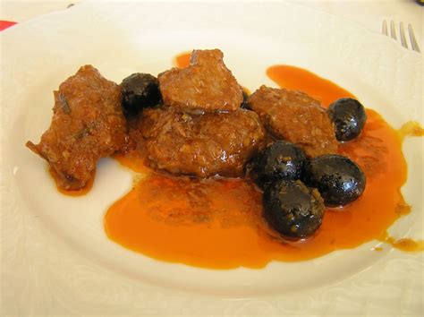 Il primo sito toscano dedicato alla cucina casalinga. Ricetta del Cinghiale in umido - Borghi di Toscana