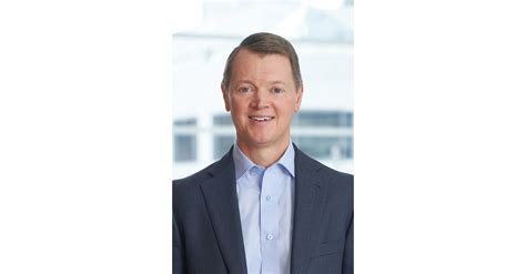 Northwestern Mutual CEO John Schlifske announces plans to retire