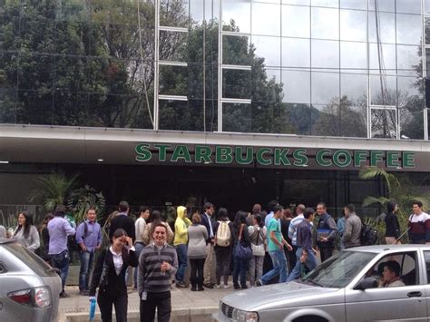 Las Local News El FenÓmeno Starbucks En BogotÁ
