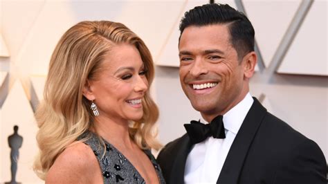 Kelly Ripa And Mark Consuelos Gush Over Their Healthy Sex Life