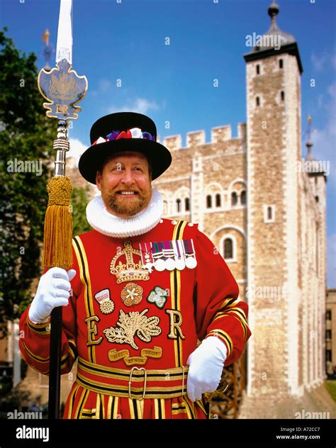 Yeoman Warder Hi Res Stock Photography And Images Alamy