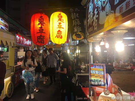 The site owner hides the web page description. 瑞丰夜市位于高雄左营区捷运巨蛋站附近，虽然名气似乎不如六合夜市|左营区|高雄|六合夜市_新浪网