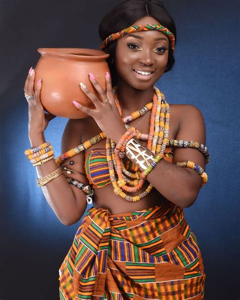 queening 👑 ghanagyal akwaaba greetingsfromthegoldcoast 🇬🇭 traditional african clothing
