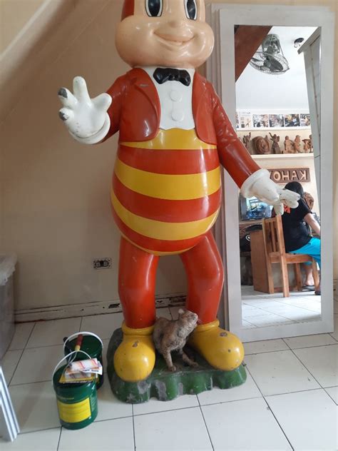 Vintage Jollibee Statue Hobbies And Toys Toys And Games On Carousell