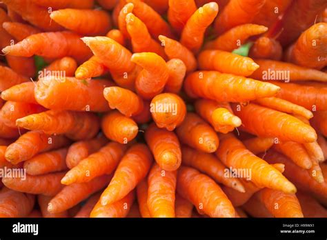 Bright Fresh Carrots On Sale In A Street Market India Stock Photo Alamy