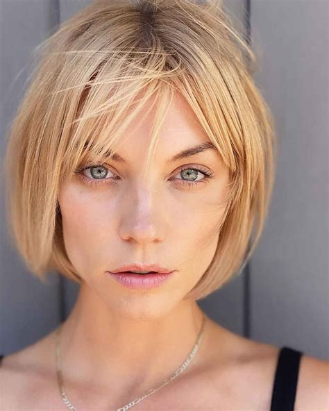 Sexy Short Haired Blonde Telegraph