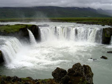 10 Most Beautiful Waterfalls Around The World