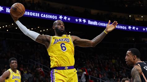 LeBron James Drops Points On His Th Birthday As Lakers Get Thrilling Win Over Hawks Flipboard