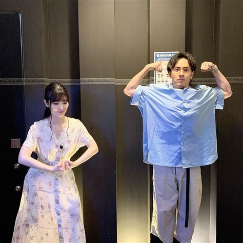 Koga Aoi And Suzuki Ryota Flexing Muscles Rseiyuu
