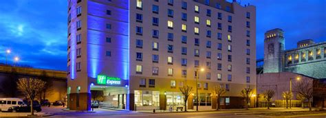 The express by holiday inn london southwark is the ideal location for business and leisure travellers visting london. Waterfront Philadelphia Hotel Rooms in Penn's Landing ...