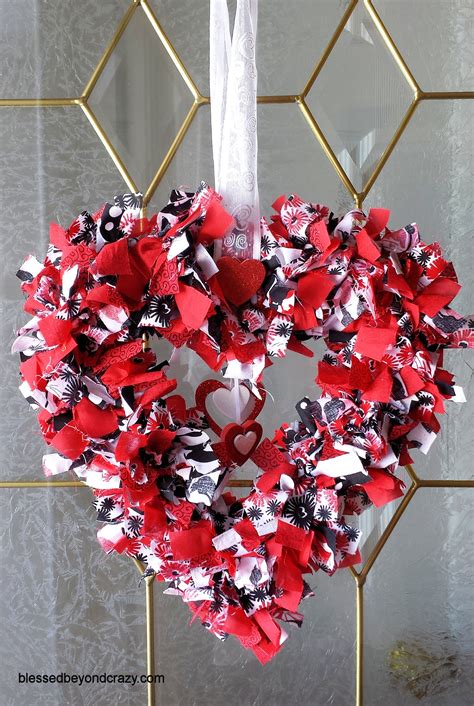 Super Easy Diy Valentines Day Rag Wreath