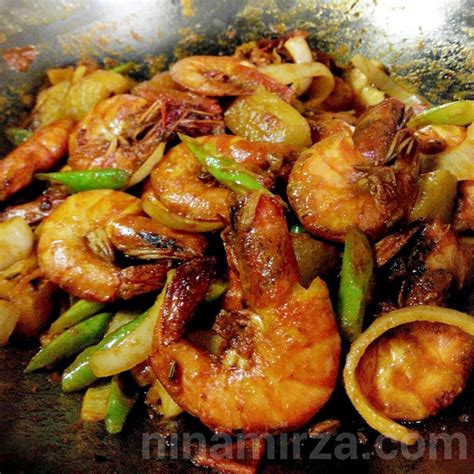 Masakan simple dan mudah yang memang ramai dah tahu. Udang Goreng Kunyit Sedap Mudah Senang