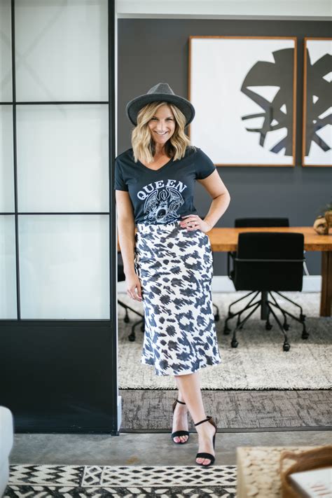 6 Ways To Style Graphic Tees Laptrinhx News