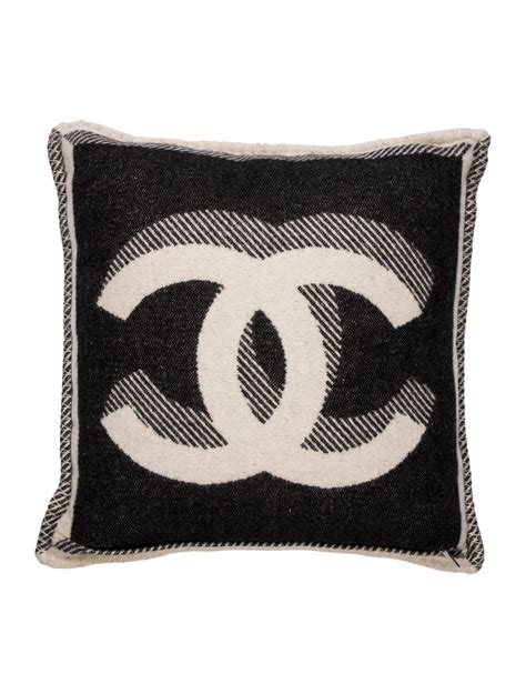 Top 82 Imagen Chanel Decorative Pillows Abzlocalmx