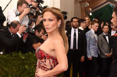 Jennifer Lopez Wears No Underwear To Met Gala 2015 2015 Met Gala