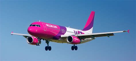 You can check in a maximum 1 bag of 10 kg, 6 bags of 20 kg, or 6 bags of 32 kg. "Wizz Air" abolishes the prepayment for hand luggage - www ...