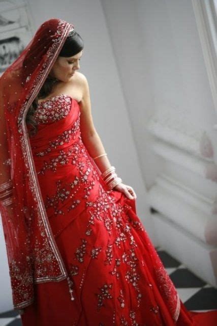 30 Hot Red Wedding Dresses For Daring Brides Weddingomania Indian Wedding Gowns Indian