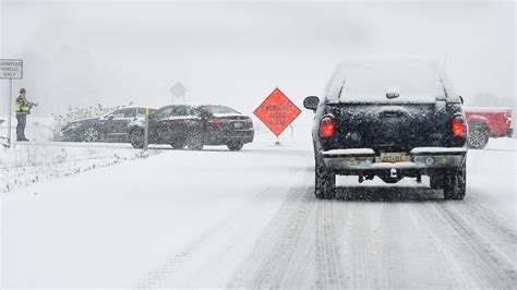 Light Snow Expected Monday After Snowfall Leads To Pileups In Metro Detroit