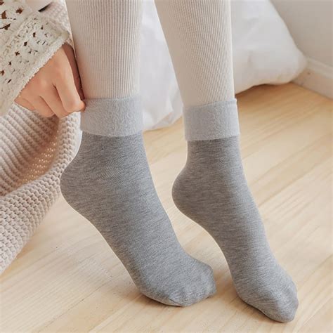 Women Winter Thick Warm Cashmere Solid Color Snow Socks Seamless Velvet Boots Pleated Socks In