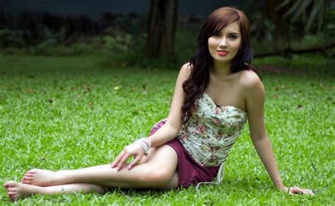 Gadis Cantik Dan Semampai Update Info