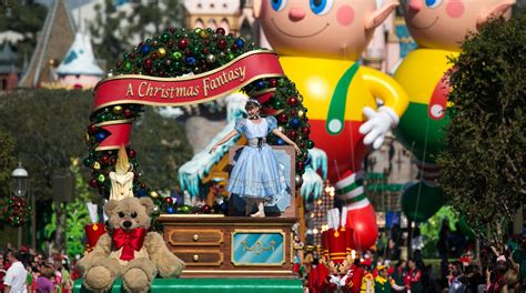 Christmas Day Parade Gallery Disney Parks