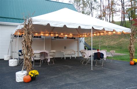 We supply for various categories of customers from small to huge party tents and canopies. 20' x 20' Party Canopy and Tent Layouts | PartySavvy Tent ...