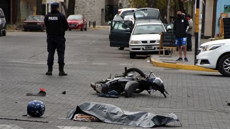 Cruce Fatal Muri Una Motociclista Al Chocar Contra Un Auto En Alvear Mdz Online