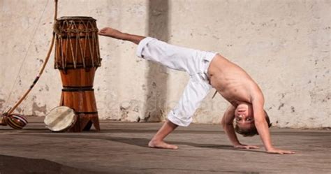 Capoeira Conheça A História Origem E Características Da Capoeira