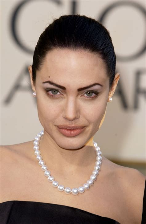 Angelina Jolie 2002 43 Golden Globes Hair And Makeup Looks That