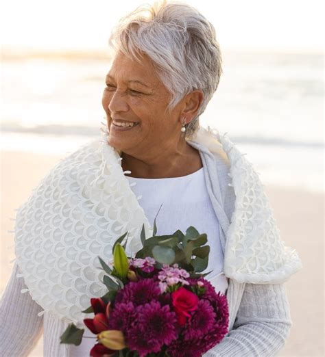 20 Stunning Wedding Hairstyles For Brides Over 50 Hairstylecamp