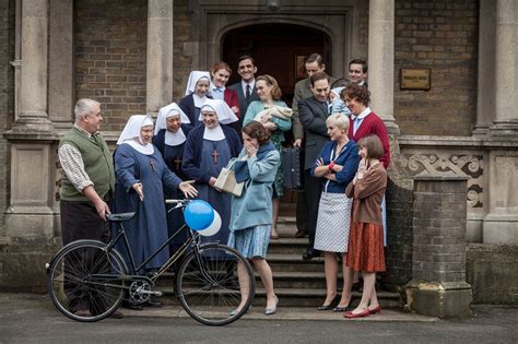 Call the midwife is based on the best selling memoirs of jennifer worth. Vanessa Redgrave to Pop Up on 'Call the Midwife' Next ...