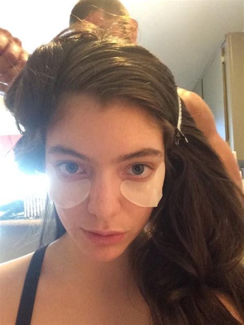 Lets Do This Vma Thing Lorde Tweeted Along With A Picture Of Her