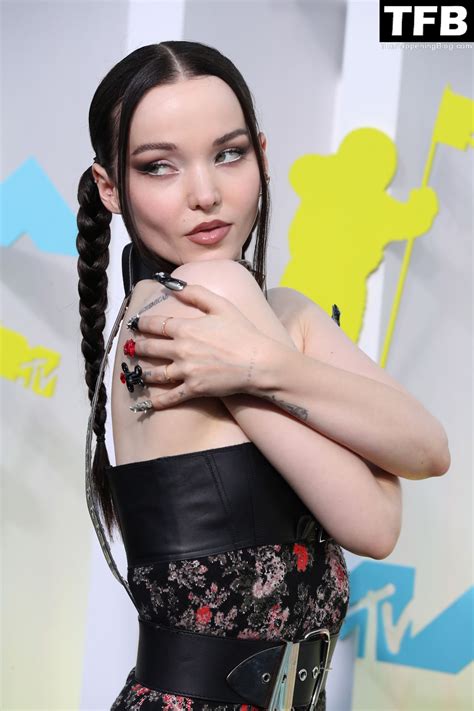 Dove Cameron Flaunts Her Sexy Tits At The 2022 MTV VMAs In Newark 56