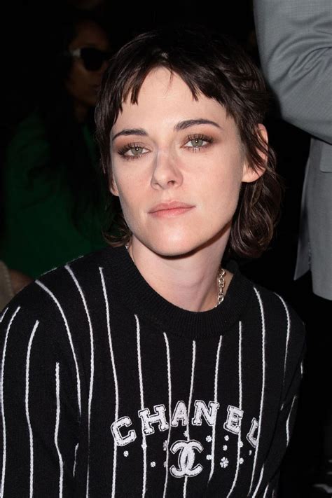 Kristen Stewart Chanel Show At Paris Fashion Week 10042022 Celebmafia