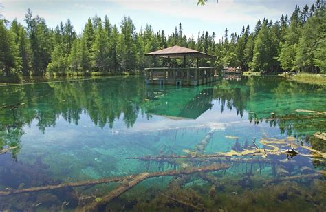 Shipwrecks, Lighthouses and Waterfalls in Michigan's Upper Peninsula - Leisure Group Travel