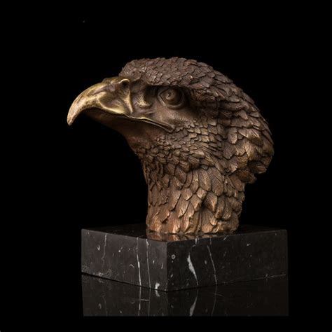 Factory Supplier Bronze Statues Chinese Fengshui Lucky Eagle Head Statue Modern Fortune Hawk